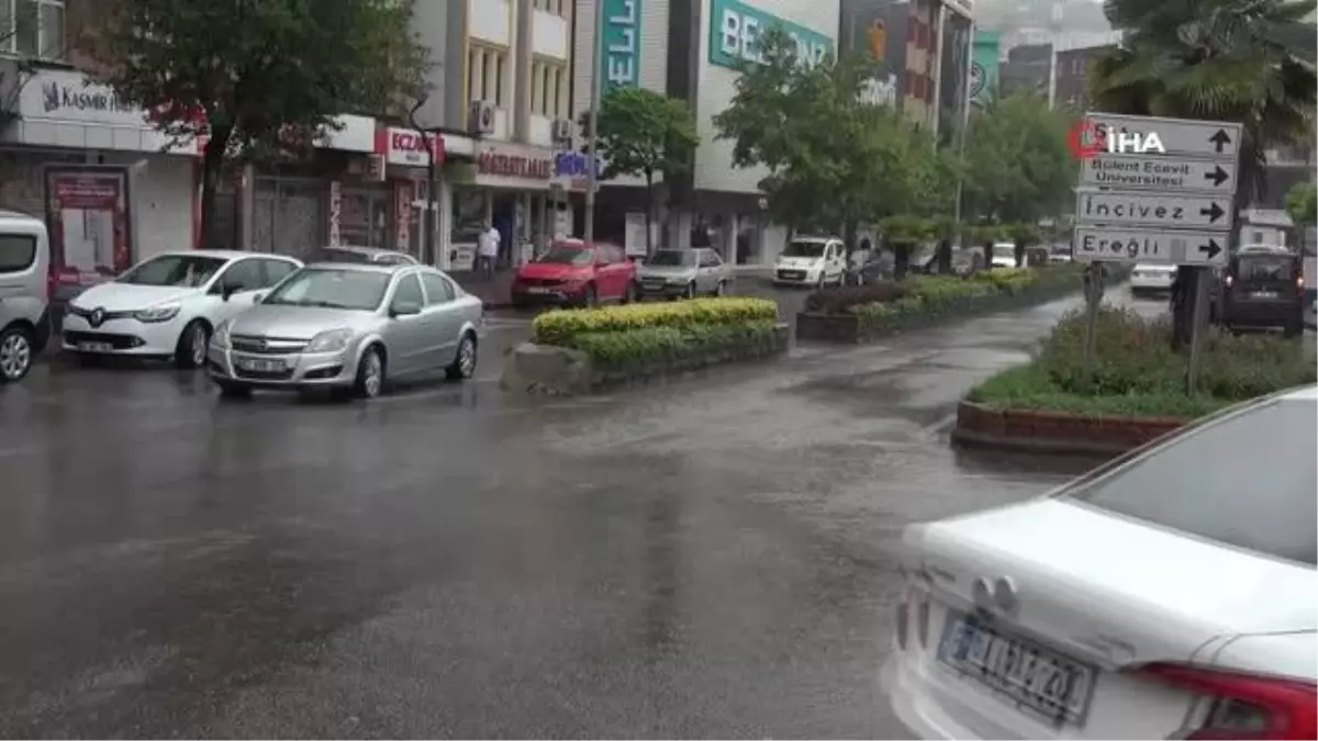 Zonguldak'ta şiddetli yağış hayatı olumsuz etkiledi