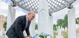Başkan Tunç Soyer, Bilge Kral'ın Mezarını Ziyaret Etti
