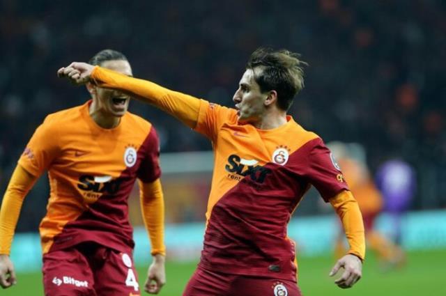 Galatasaray'da büyük deprem! İki yıldız futbolcu antrenmanda birbirine girdi