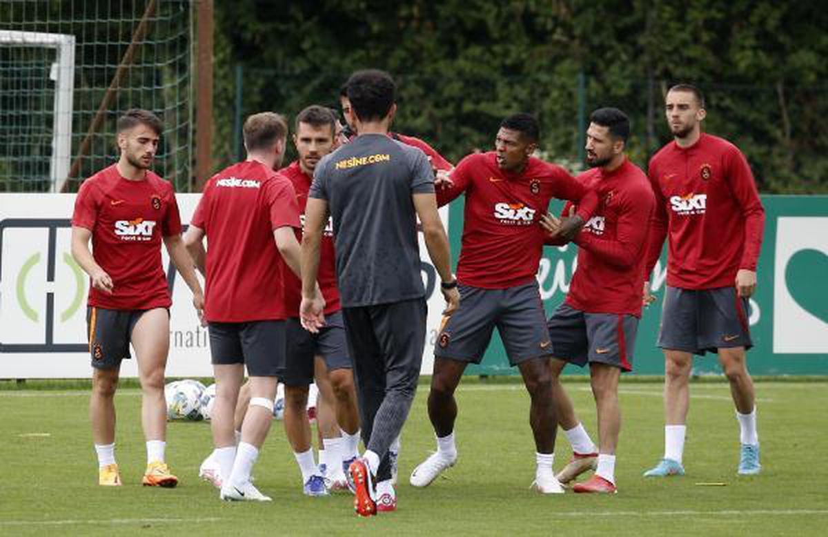 Galatasaray idmanında Van Aanholt'la birbirine giren Kerem'den ilk sözler: Sıkıntı yok