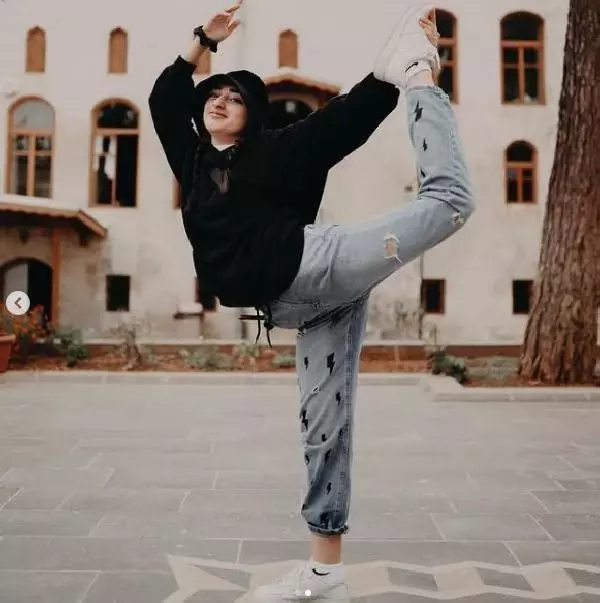 Otomobilin çarptığı skuterlı genç dansçı hayatını kaybetti