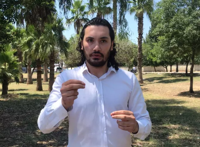 Kütüphanede namaz kılan öğrenci ile görevlilerin tartışması kamerada