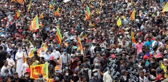 Kriz nedeniyle halkın ayaklandığı Sri Lanka'da istifası beklenen devlet başkanı ülkeden kaçtı