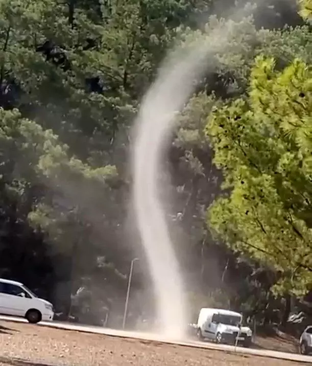 Mesire alanında hortum şaşkınlığı Mesire alanında hortum şaşkınlığı