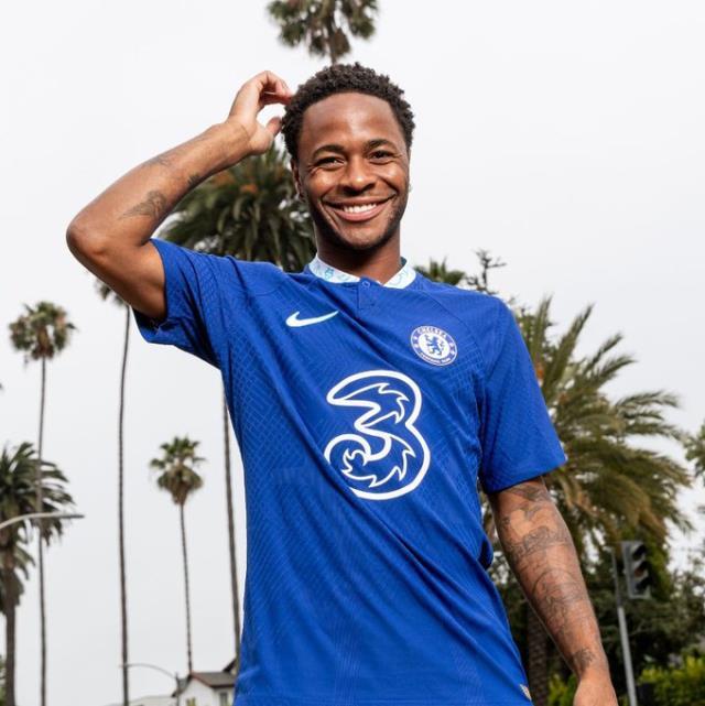 Raheem Sterling Chelsea'de! Süper yıldız dudak uçuklatan bedelle imzayı attı Raheem Sterling Chelsea'de! Süper yıldız dudak uçuklatan bedelle imzayı attı