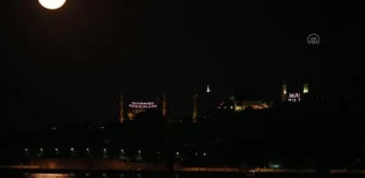 (TIMELAPSE) İstanbul'da dolunay