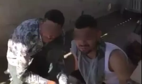 Eve giren hırsızlar yakalanınca ev sahibine yalvardı