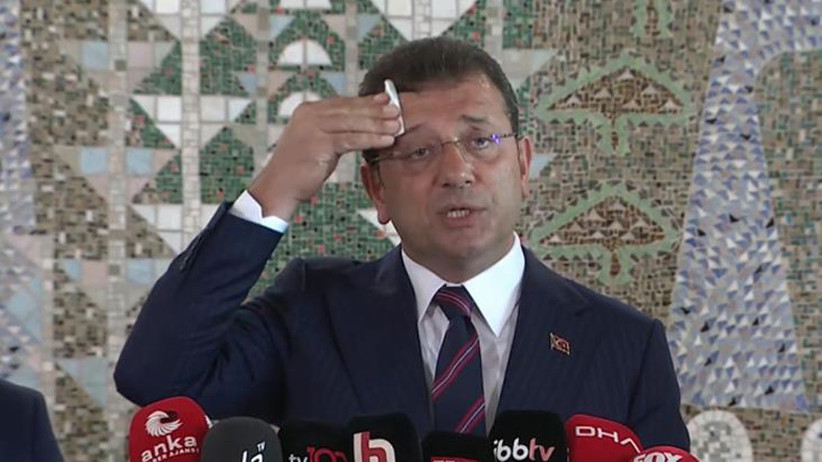 İstanbul'daki sel sırasında tatilde olduğu için eleştirilen İmamoğlu'ndan ilk açıklama: Ben çizmemi alt yapı çalışması yaparken giyiyorum