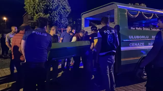 Karısını döverek öldüren koca, bodrum katta kendini asarak intihar etti