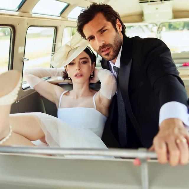 7 yıldır birlikte olan Serkan Çayoğlu ve Özge Gürel çifti evlendi 7 yıldır birlikte olan Serkan Çayoğlu ve Özge Gürel çifti evlendi