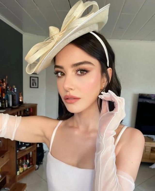 7 yıldır birlikte olan Serkan Çayoğlu ve Özge Gürel çifti evlendi 7 yıldır birlikte olan Serkan Çayoğlu ve Özge Gürel çifti evlendi