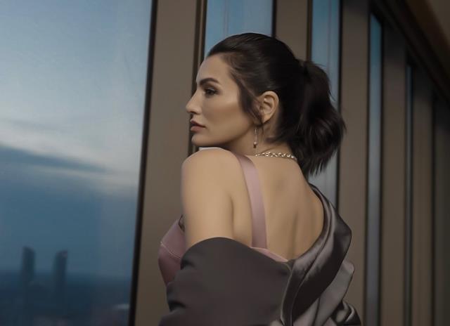 Aleyna Tilki'nin annesi Havva Öztel şarkı çıkardı, dinleyiciler ikiye bölündü Aleyna Tilki'nin annesi Havva Öztel şarkı çıkardı, dinleyiciler ikiye bölündü