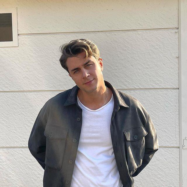 Genç oyuncu Onur Seyit Yaran, kaslı vücuduyla takipçilerinden tam not aldı Genç oyuncu Onur Seyit Yaran, kaslı vücuduyla takipçilerinden tam not aldı