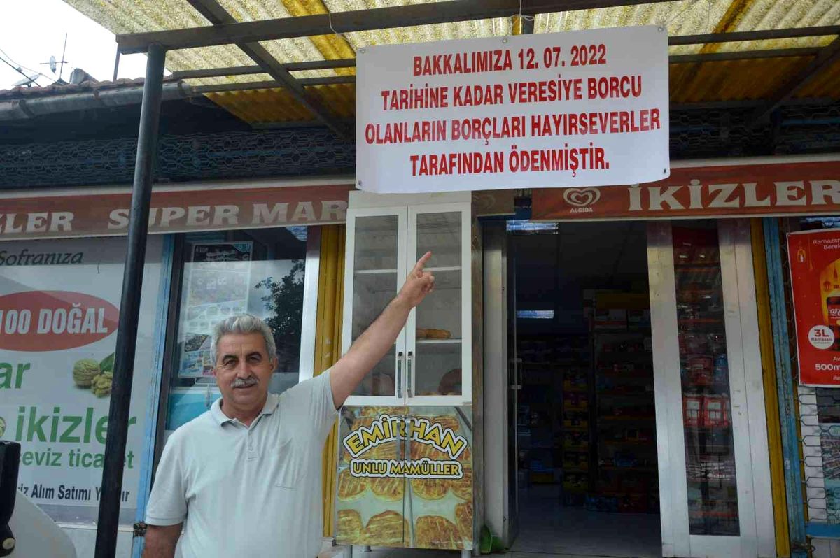 Market sahibinin kapısına astığı yazı mahalle halkını sevince boğdu: Allah gönlüne göre versin