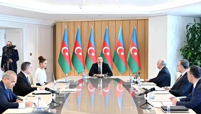 Azerbaycan Cumhurbaşkanı Aliyev, Rusya'yı Ermenistan'a baskı uygulamamakla suçladıAliyev: 'Ermenistan halen yükümlülüklerini yerine getirmiyor'