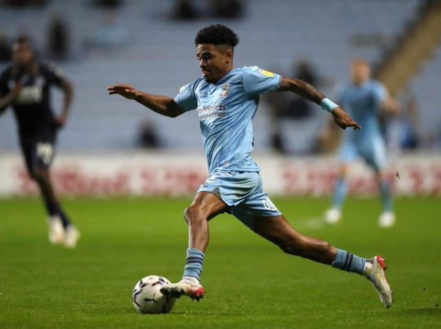 Böyle transfer duyurusu görülmedi! Burnley yeni oyuncusunun boyuyla dalga geçti