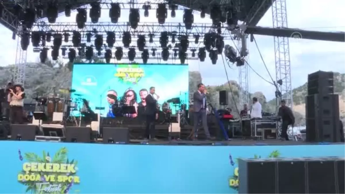 Cumhurbaşkanı Yardımcısı Oktay ve Bakan Kirişci Yozgat'ta rafting yaptı