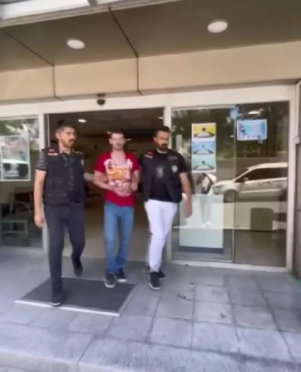 Eşcinsel ilişkiye videolu şantaj cinayetle bitti! Öldürüp üzerini battaniye ile örttü