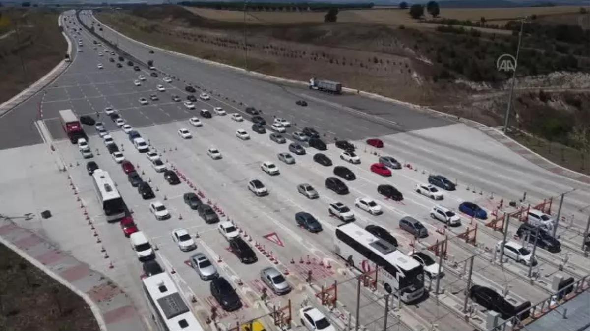 İstanbul-İzmir Otoyolu'nda tatil dönüşü yoğunluğu yaşanıyor