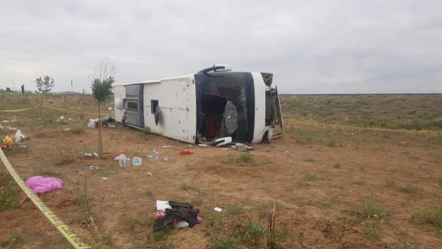 Son Dakika! Kayseri'de yolcu otobüsü şarampole yuvarlandı, çok sayıda yaralı var Son Dakika! Kayseri'de yolcu otobüsü şarampole yuvarlandı, çok sayıda yaralı var