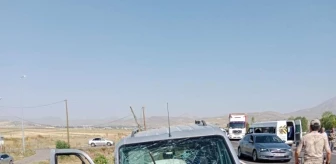 Ağrı'da meydana gelen trafik kazasında 12 kişi yaralandı