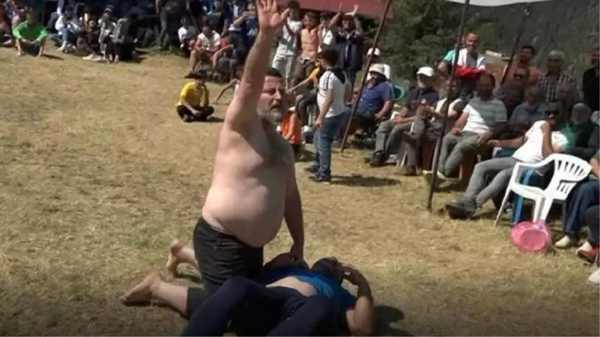 Artvin'de güreşçi rakibini bıraktı, hakemi yere serdi