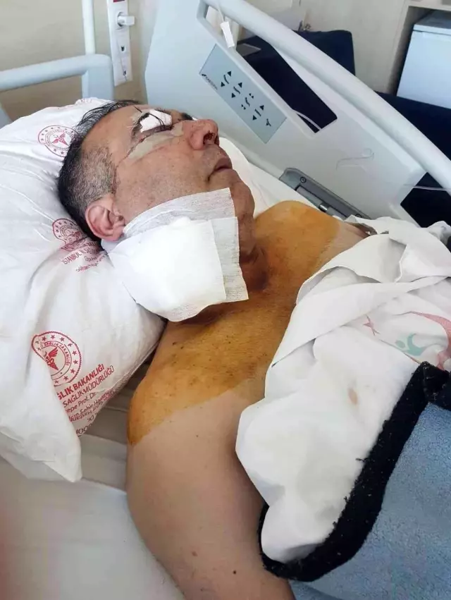 İndi bindi ücretini fazla bulan yolcu, silahını çekip taksiciyi boynundan vurdu