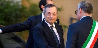 İtalya'da yüzlerce belediye başkanından Başbakan Draghi'ye çağrı: İstifa etme