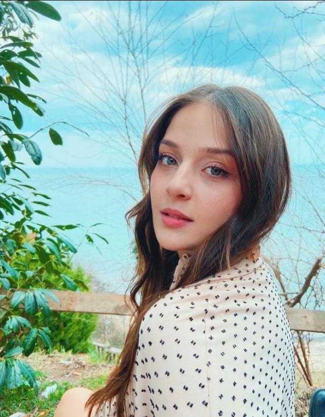 Tozluyaka Cemre kimdir? Tozluyaka Cemre 'Ecem Çalhan' kimdir, kaç yaşında, nereli, rol aldığı diziler nelerdir?