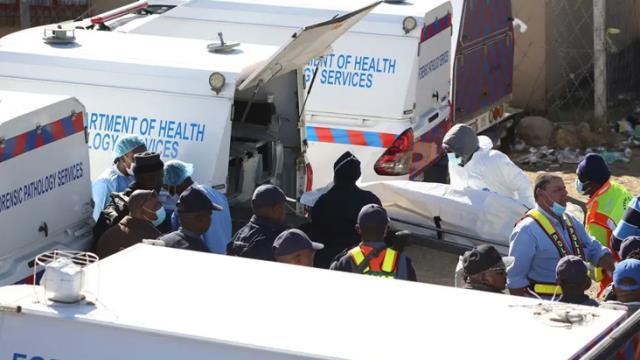 Güney Afrika'da barda ölen 21 gencin kanında metil alkol tespit edildi