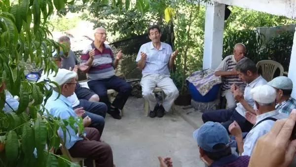 62 yıllık evli çifti ölüm bile ayıramadı! 2 saat arayla aynı kaderi yaşadılar 62 yıllık evli çifti ölüm bile ayıramadı! 2 saat arayla aynı kaderi yaşadılar