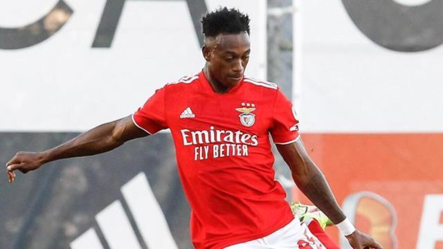 Aslan'a fırtına gibi yıldız! Galatasaray'da sıradaki hedef kanat transferi