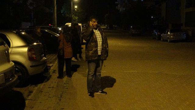 Düzce'deki deprem paniğe neden oldu! Sarsıntıdan korkan vatandaşlar iki ilde kendini sokağa attı