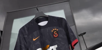 Galatasaray'da yeni sezon forma tanıtımı yapıldı