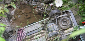 Giresun gündem: Giresun'da kamyonetin devrilmesi sonucu aynı aileden 3 kişi yaralandı