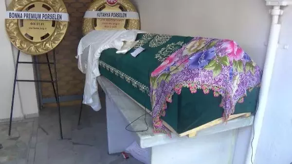 PINAR DAMAR GELİNLİKLE SON YOLCULUĞUNA UĞURLANDI