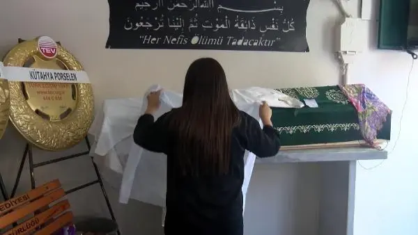 PINAR DAMAR GELİNLİKLE SON YOLCULUĞUNA UĞURLANDI