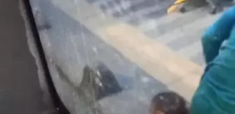 Otobüse binmek isteyen çocuğu tekme tokat dövdü! Yürek burkan anlar kamerada