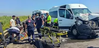 Aydın haberleri! Aydın'da yolcu minibüsü kamyonete çarptı: 10 yaralı