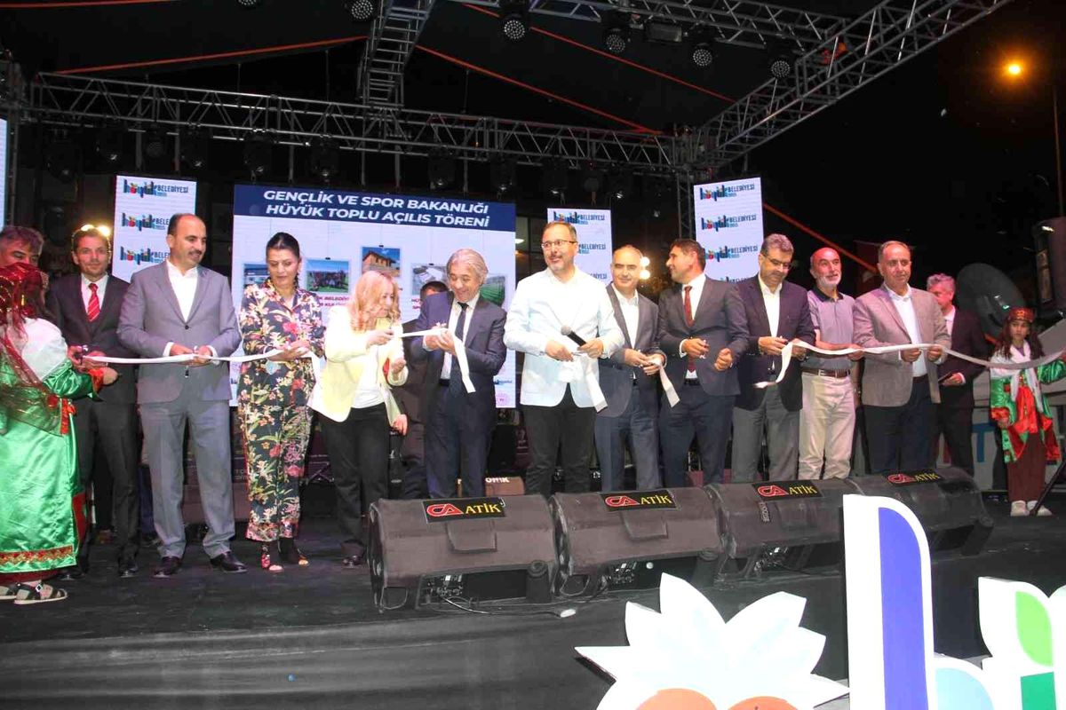 Bakan Kasapoğlu Gençlik ve Tarım Kampı'nın açılışını yaptı