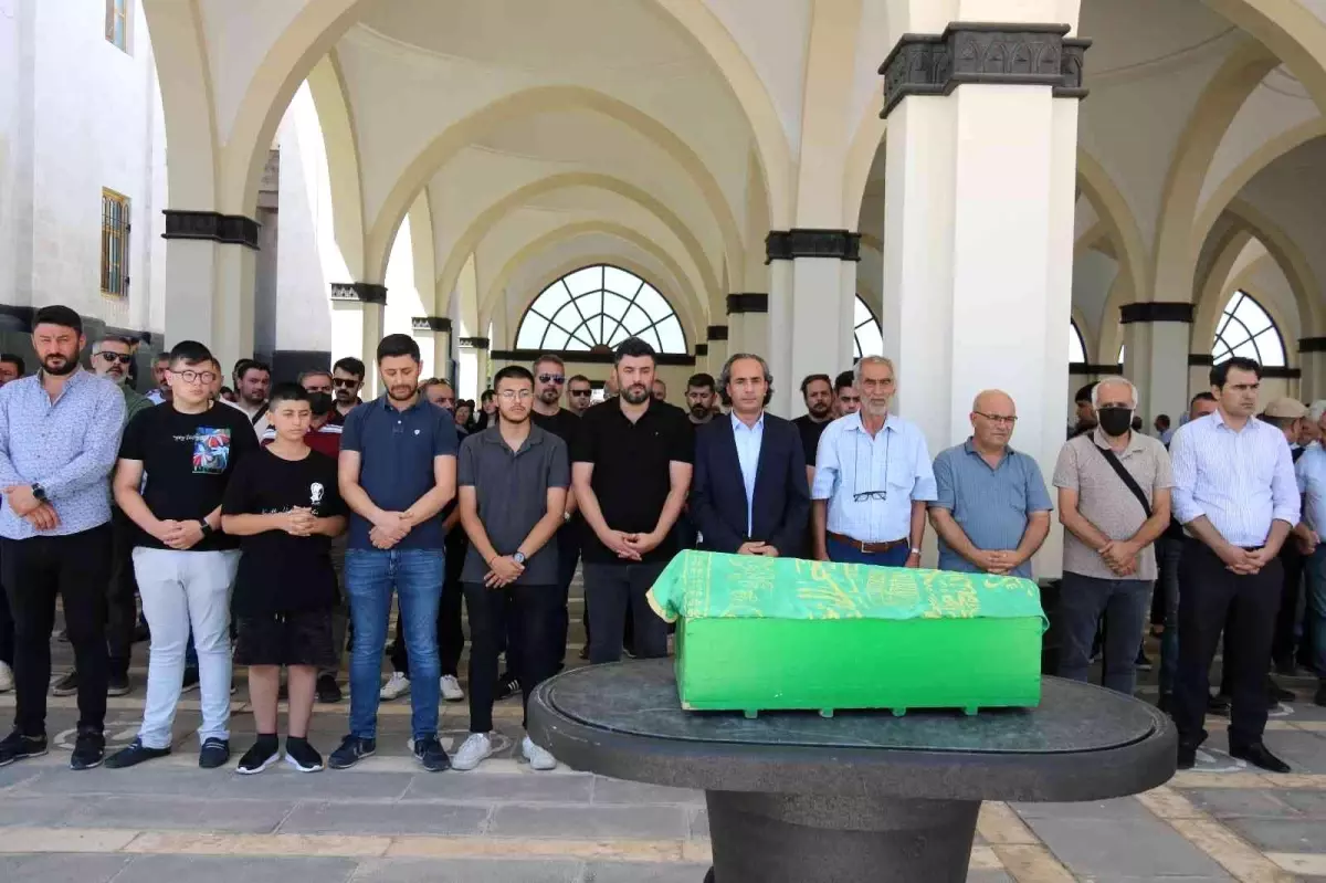 Gazeteci Özzorlar'ın evlat acısı