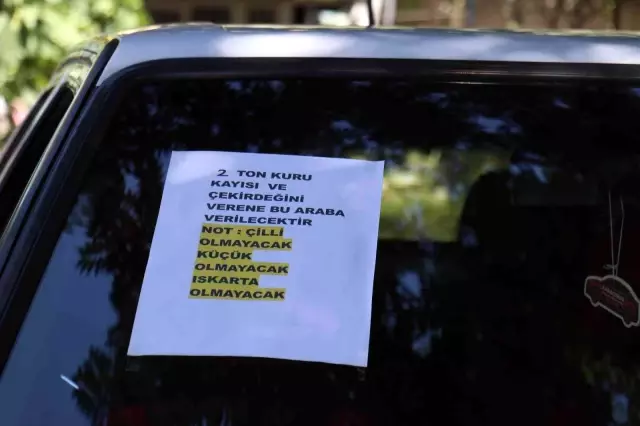 Kayısı talebine yetişemeyince aracını kayısı ile takas etme yoluna gitti