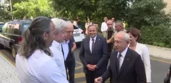 Kılıçdaroğlu, Cüneyt Arkın'ın ailesine taziye ziyaretinde bulundu