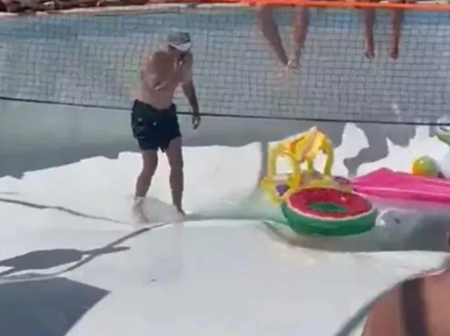 Parti sırasında tabanında açılan delikle 2 kişiyi yutan havuzun izin alınmadan yapıldığı ortaya çıktı