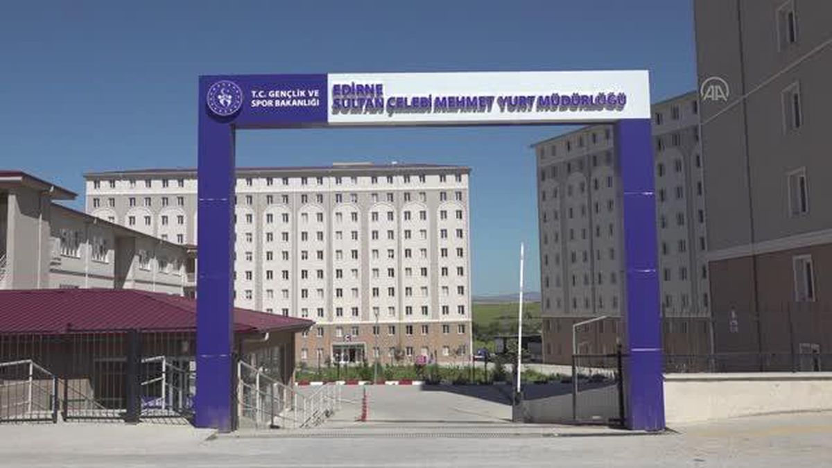 Edirne haber: Yurtlardaki ücretsiz konaklamadan yararlanarak tatil yapan öğrencinin ilk durağı Edirne oldu
