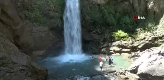Doğa tutkunlarının yeni gözdesi 'Karaçay Şelalesi'