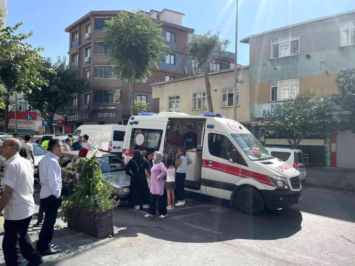 Esenler'de sürücünün direksiyon hakimiyetini kaybettiği otomobil devrildi
