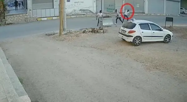 Mardin'de dehşet dakikaları! Önünü kestikleri kişiyi taşla öldüresiye dövdüler