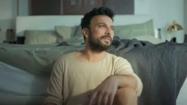 Tarkan'ın Yap Bir Güzellik isimli yeni şarkısı dinleyicileri ikiye böldü Tarkan'ın Yap Bir Güzellik isimli yeni şarkısı dinleyicileri ikiye böldü