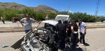 Son dakika gündem: TIR ile otomobil kafa kafaya çarpıştı: 1 ölü